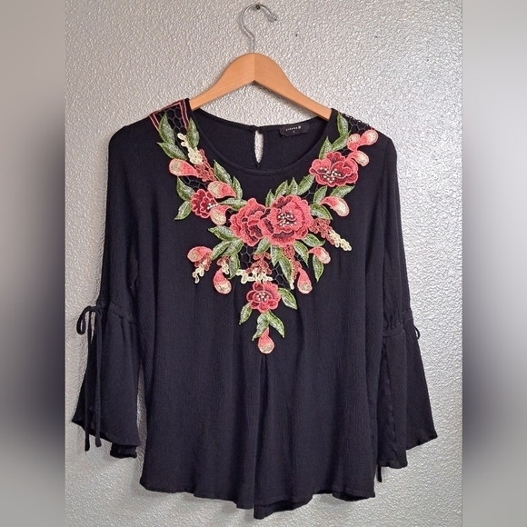 Cirana Embroidered Boho Style Blouse - Picture 1 of 9